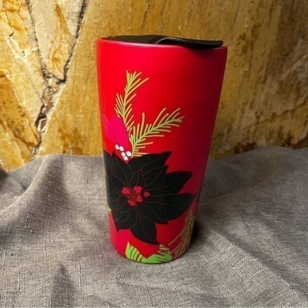 Christmas STARBUCKS holiday pointsettia 12 oz travel mug.in rich red